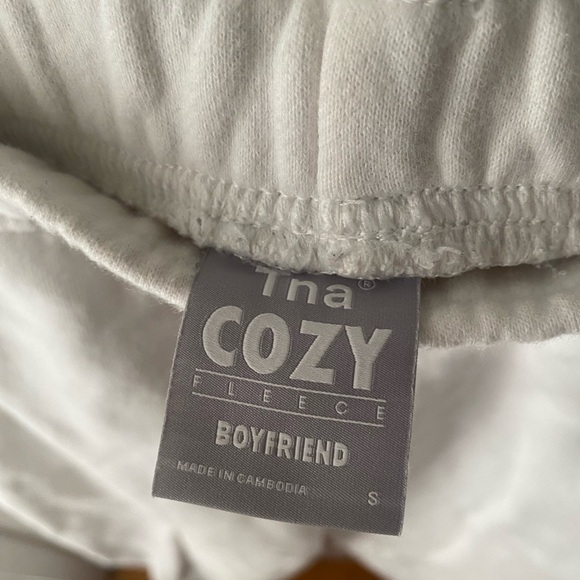 TNA Aritzia white boyfriend sweatpants PETITE - Picture 2 of 2